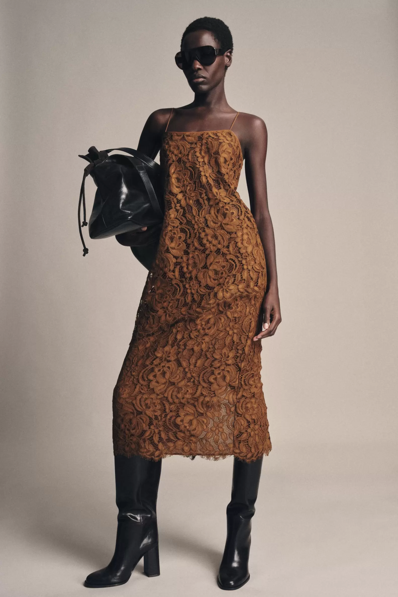 FALDA MIDI ENCAJE ZW COLLECTION LIMITED EDITION