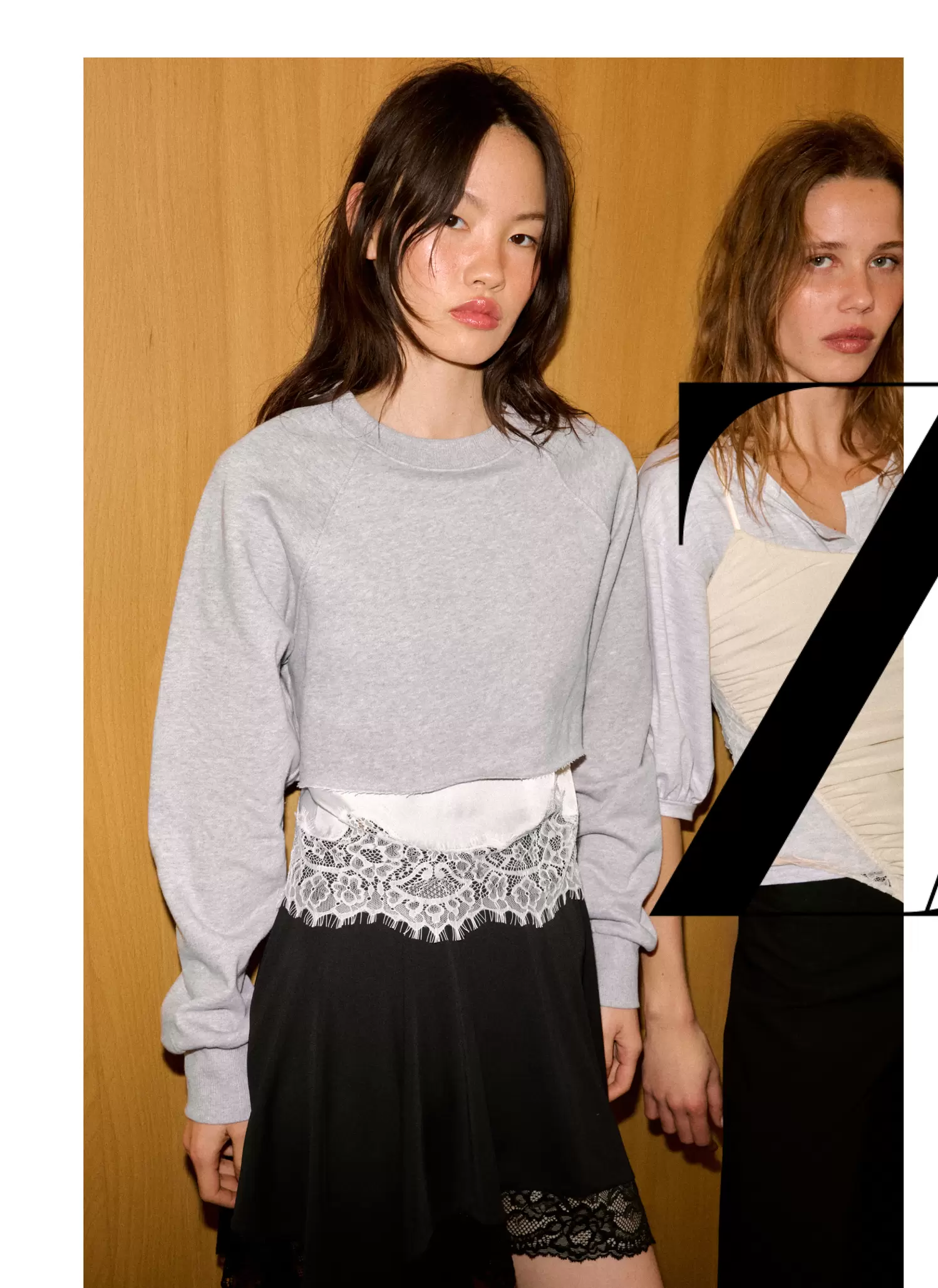 SUDADERA CROP COMBINADA ENCAJE