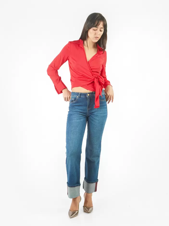 Pantalón de denim recto basta doblada