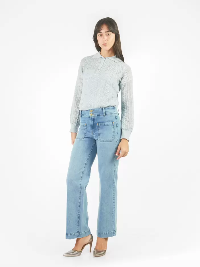 Pantalón de denim recto con bolsillos parche