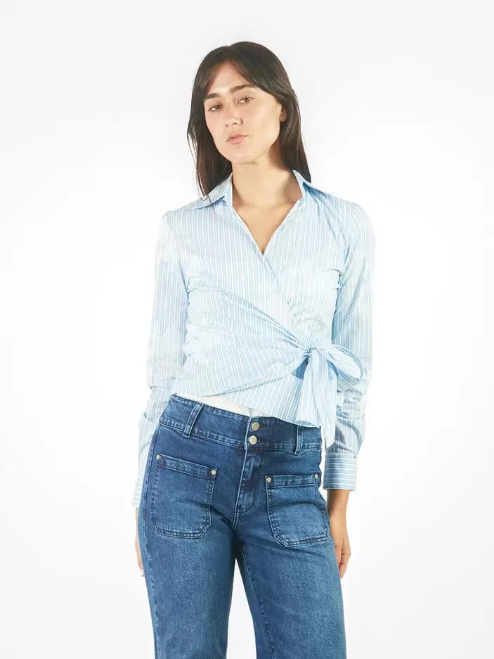 Blusa manga larga envolvente