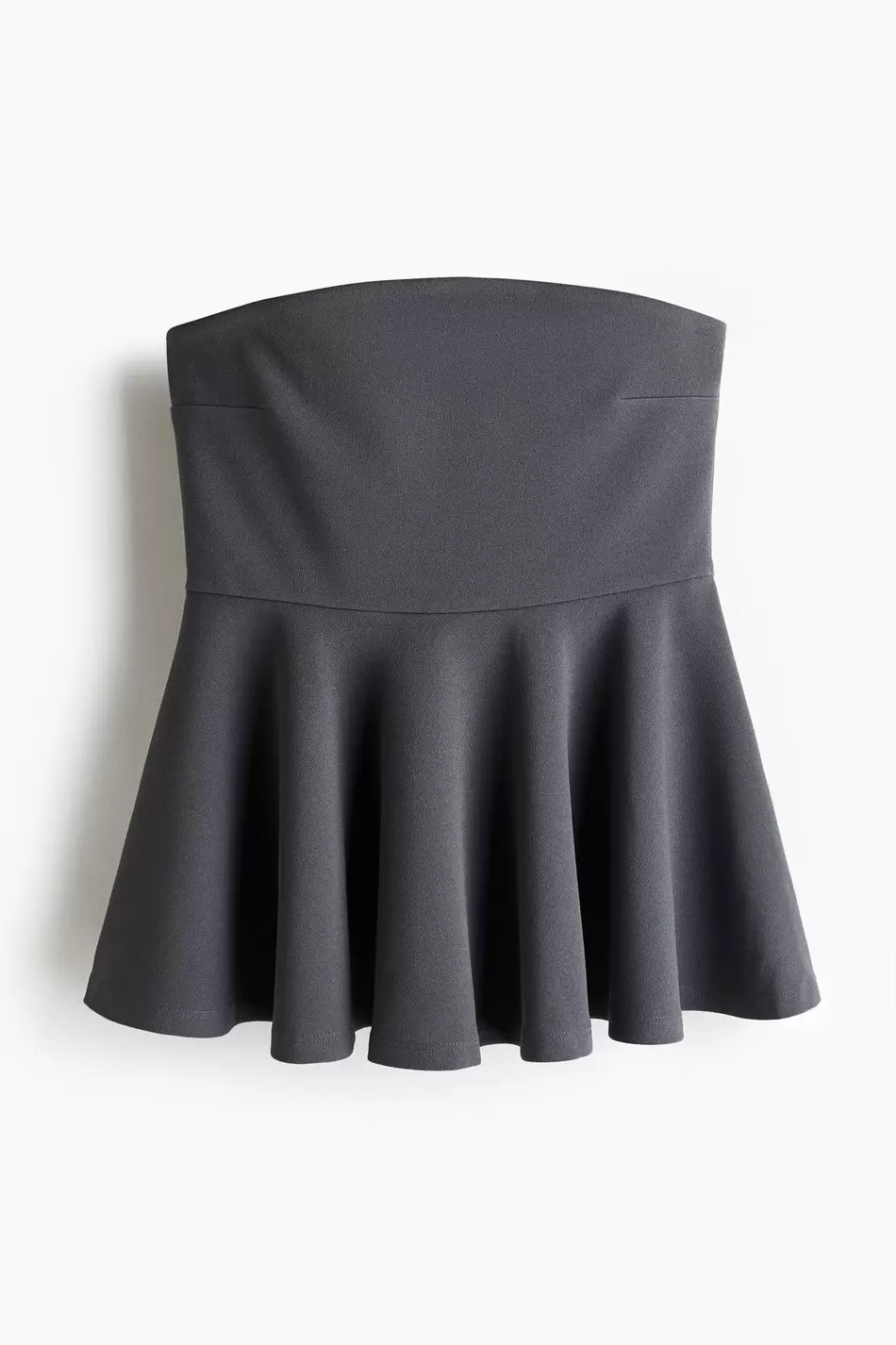 Top bandeau con peplum