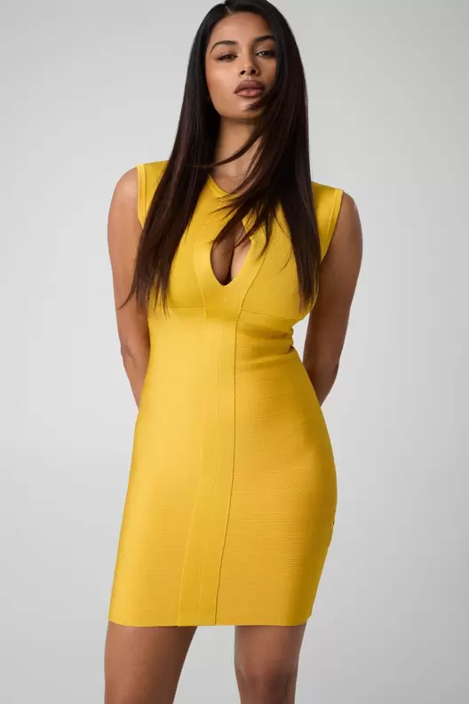 Vestido de vendaje con recortes