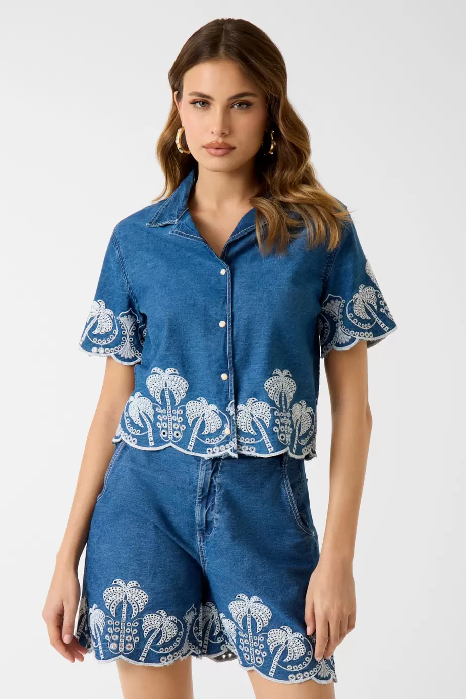 Camisa bordada