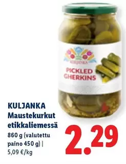 Maustekurkut etikkaliemessä