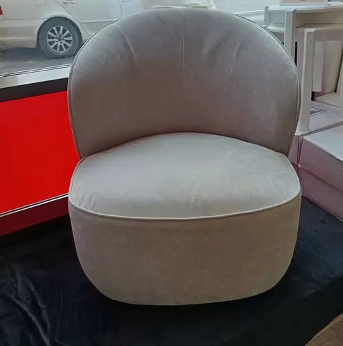 Pyörivä nojatuoli, verhoilu kaninkarvajäljitelmä