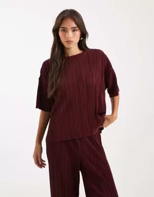 ONLY boxy plisse top co-ord in burgundy