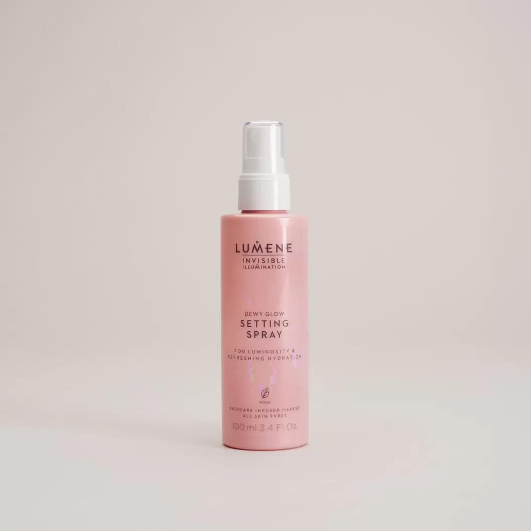 Dewy Glow Kosteuttava meikinkiinnityssuihke