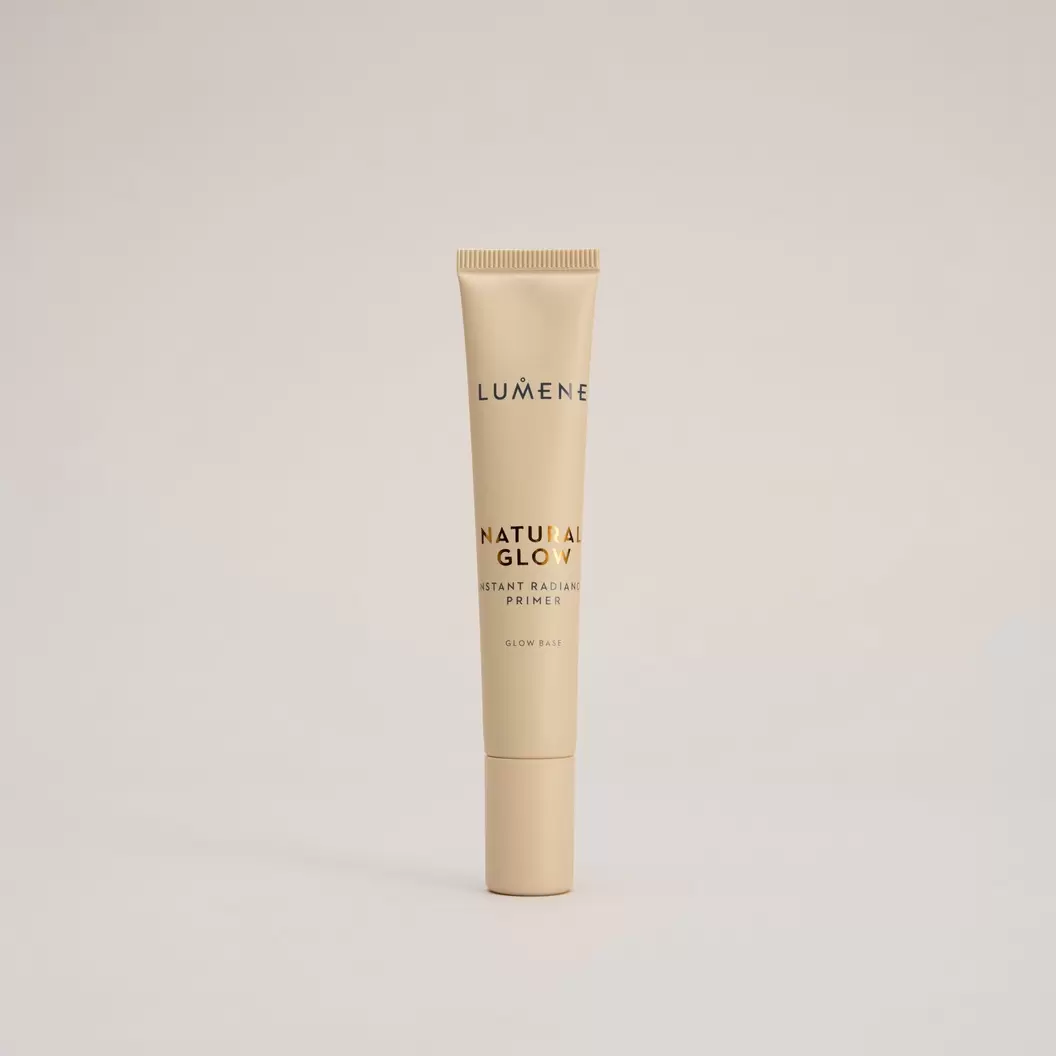 Natural Glow Heleyttävä pohjustusvoide