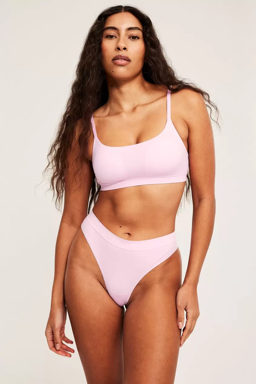 Saumattomat stringit