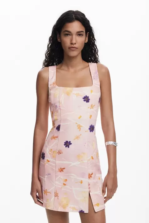 Short dress with straps