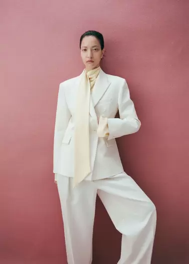 Fitted double-breasted blazer