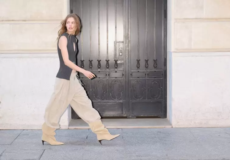 Pants pleats pinched details