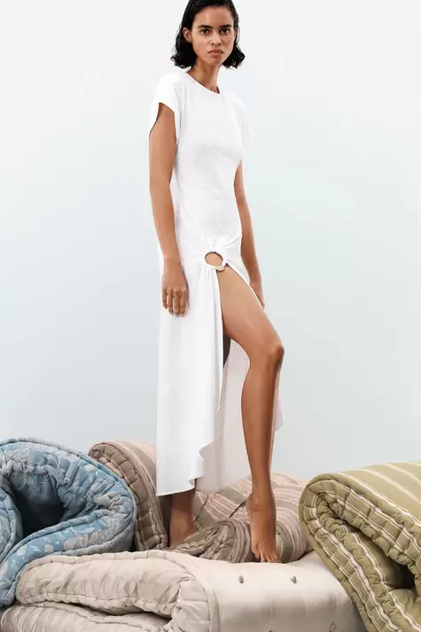 Vestido flocado manga corta