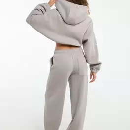 Sweatpants with pockets