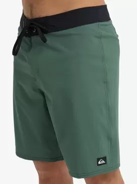 Surfsilk Kaimana 20" Men Green Board Shorts