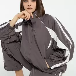 Windbreaker with colour combination