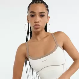Sport top with piping