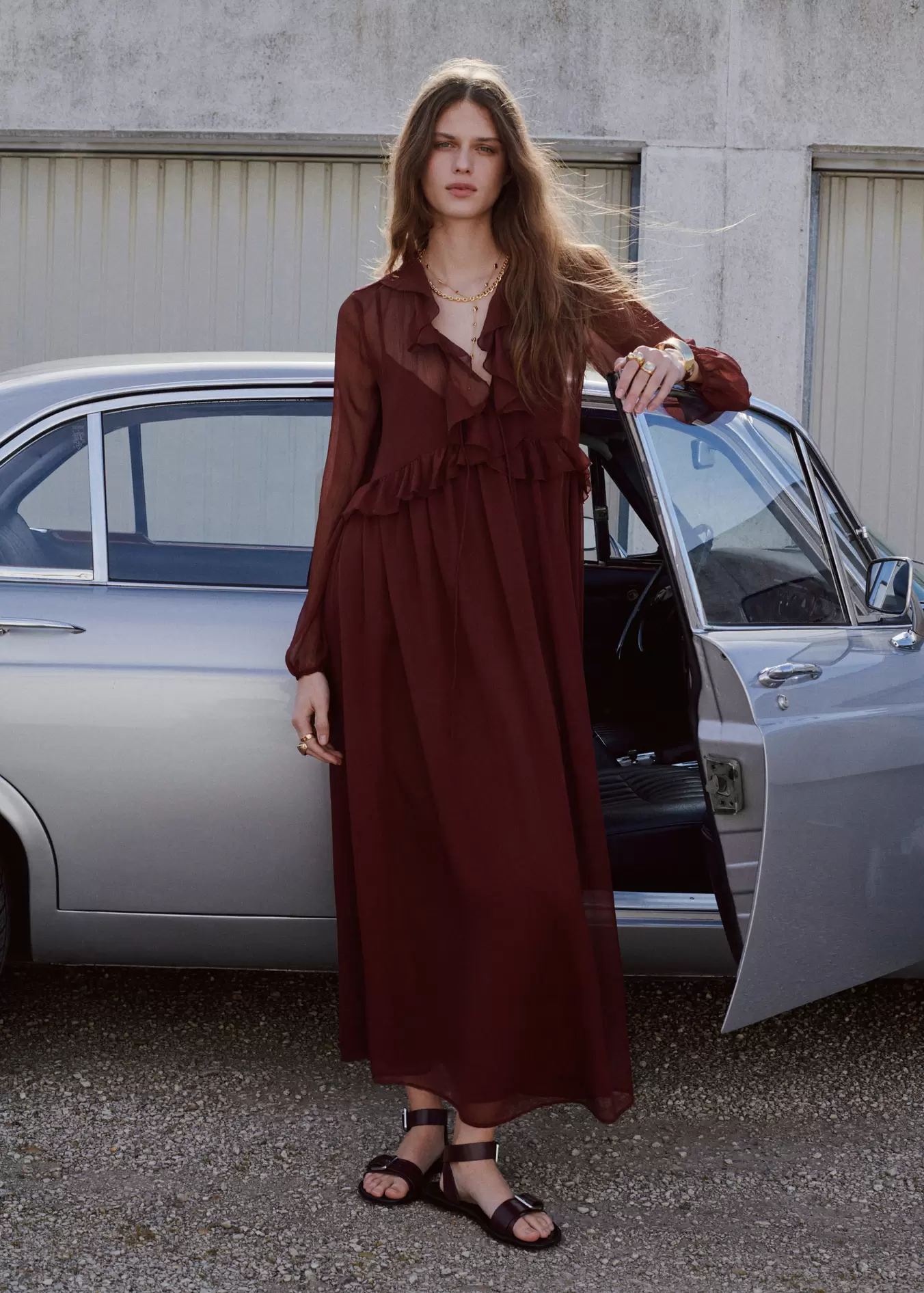 Puffed sleeves dress