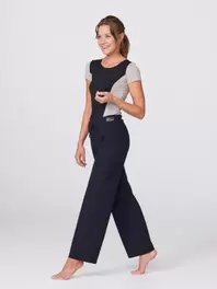 Suoralahkeiset kevyet housut, Black –