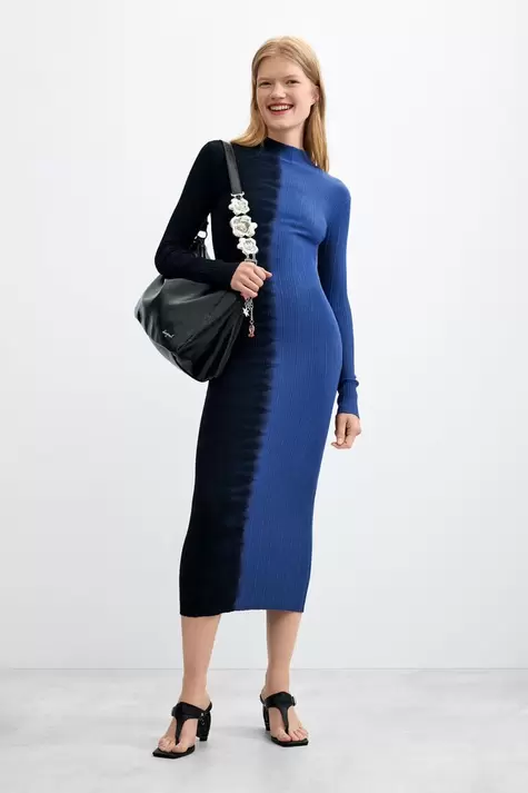 Long-sleeved knit dress