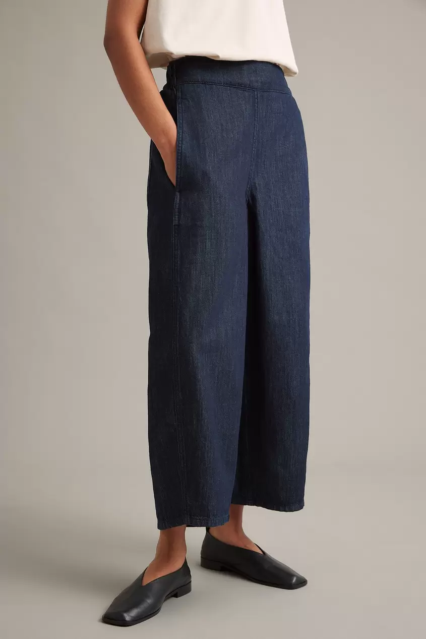 Pull-on-farkut barrel fit cropped69,99 €Hinta 69,99 €-25%
