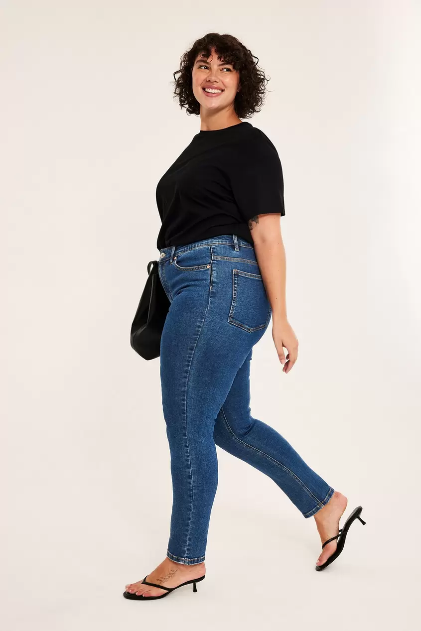 Embracing jeans high waist59,99 €Hinta 59,99 €-25%