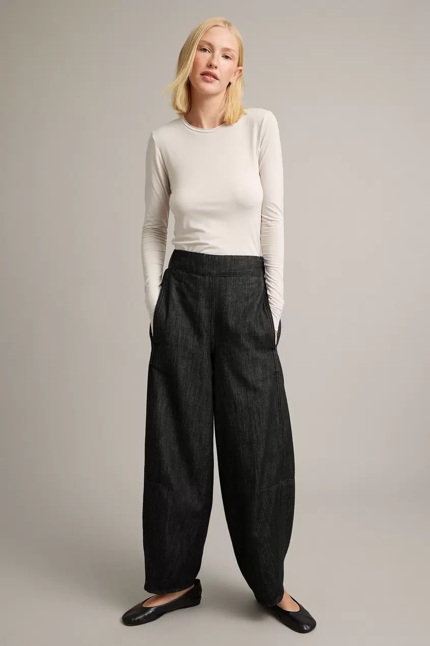 Pull-on jeans barrel fit69,99 €Hinta 69,99 €-25%