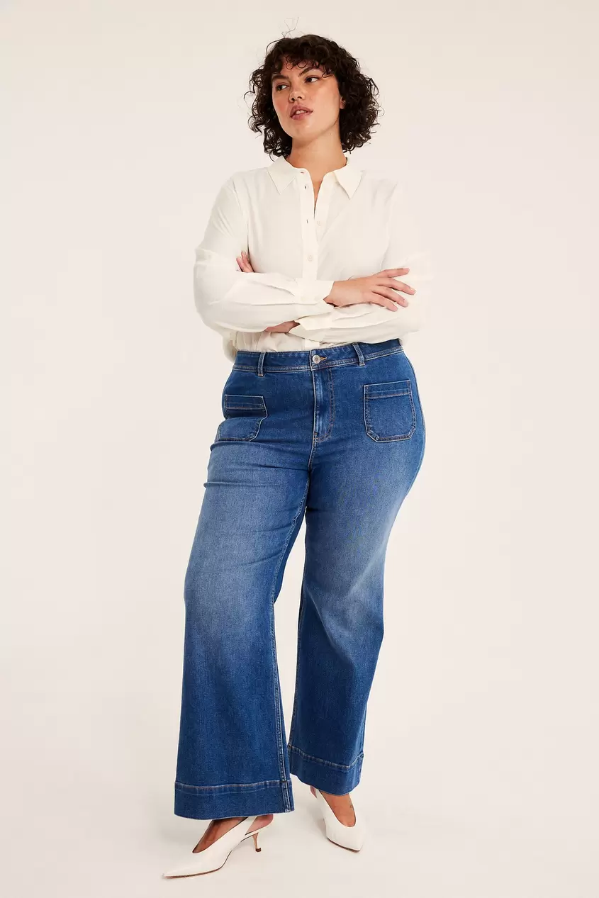 Flare jeans high waist69,99 €Hinta 69,99 €-25%
