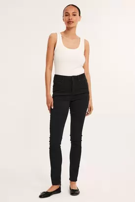 Super slim jeans high waist49,99 €Hinta 49,99 €-25%