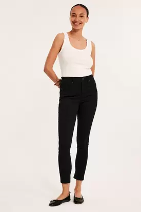 Super slim jeans short leg49,99 €Hinta 49,99 €