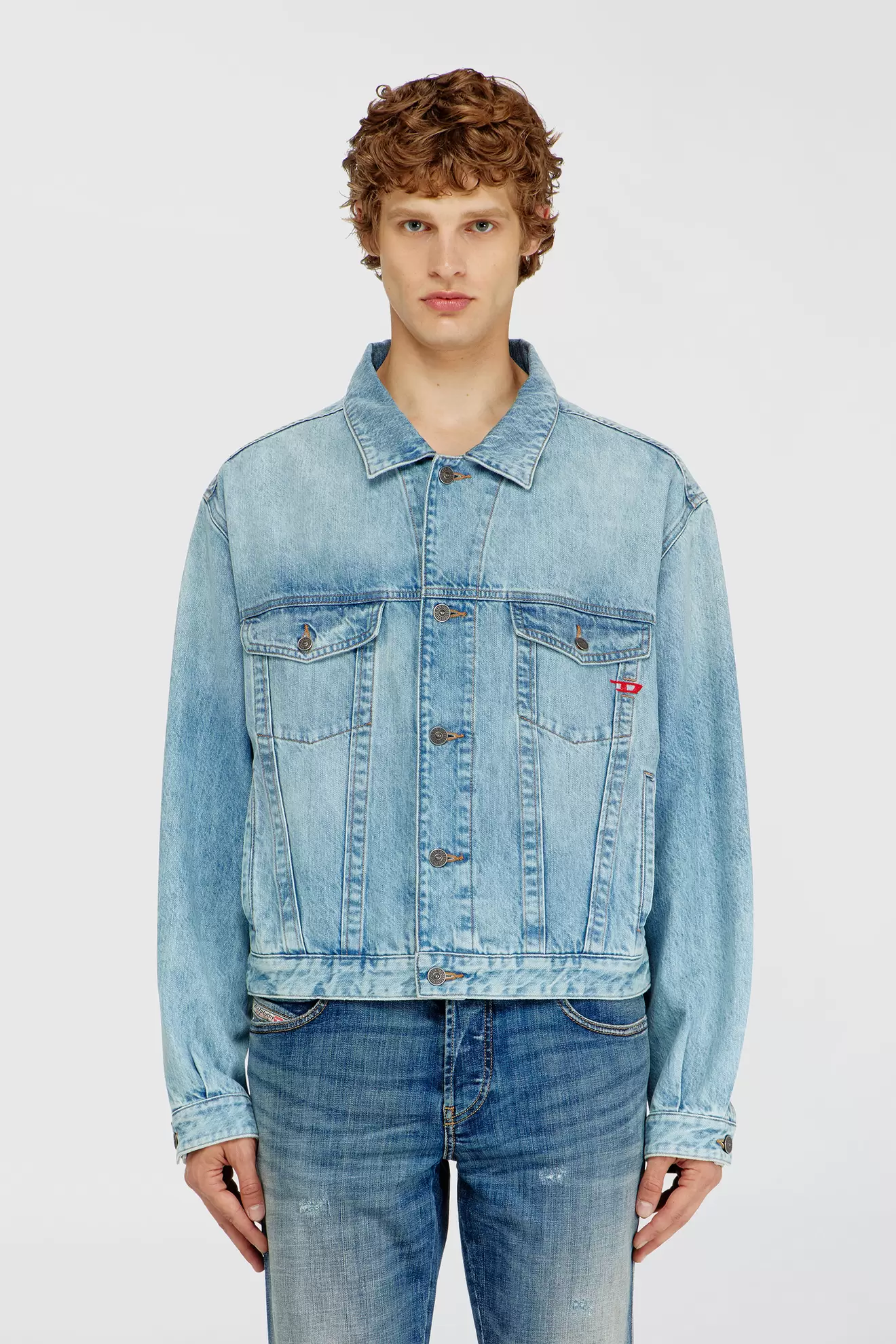 Trucker jacket in denim