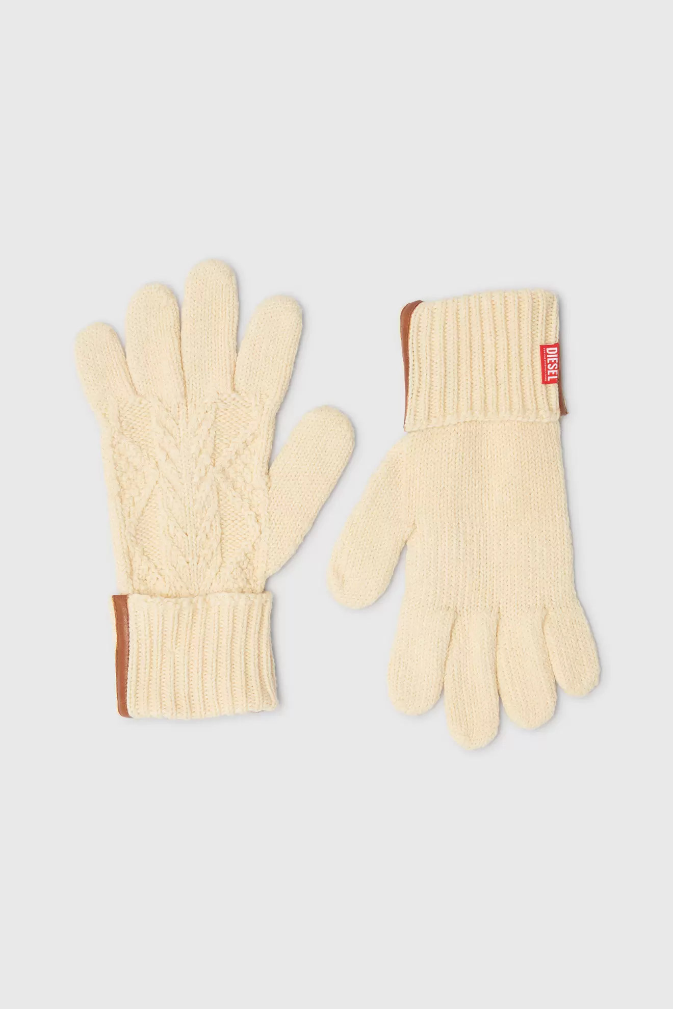 Knitted gloves in wool and cotton