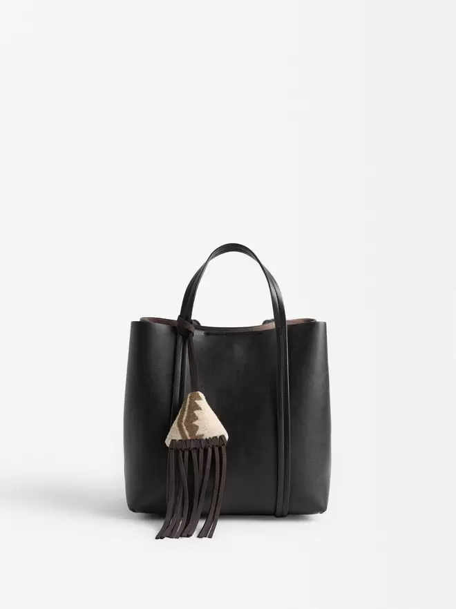 Tote bag with wool pendant