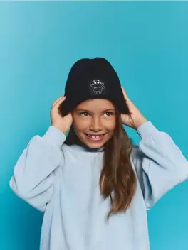 Beanie with patch   7.99 EUR
