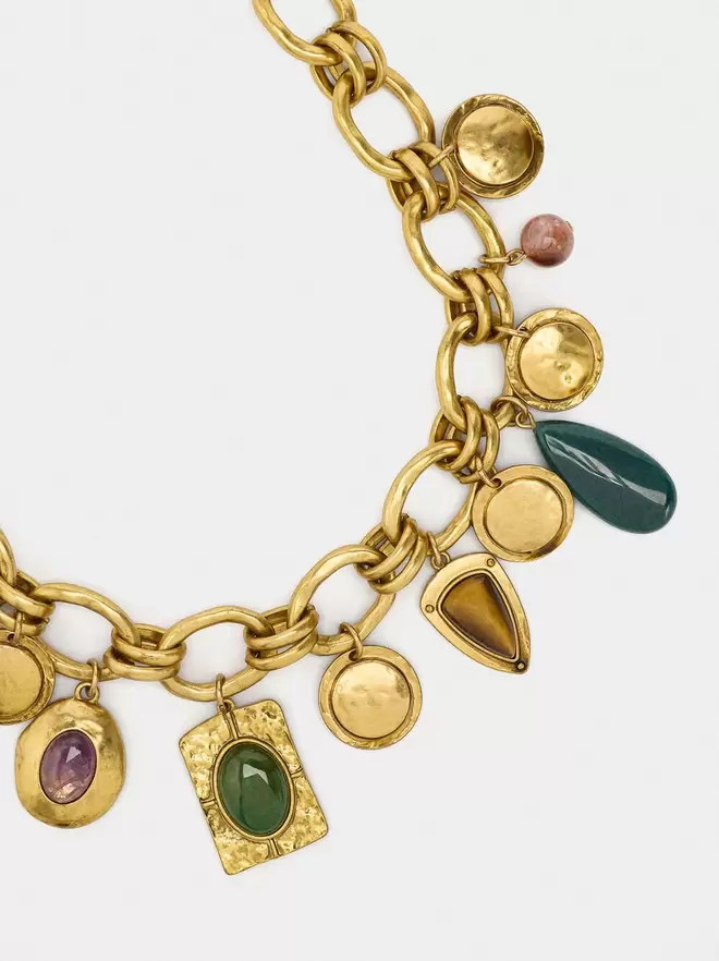 Short necklace of dangling links with stones