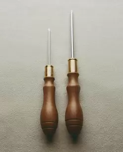 WOOD AND STEEL STAR SCREWDRIVER