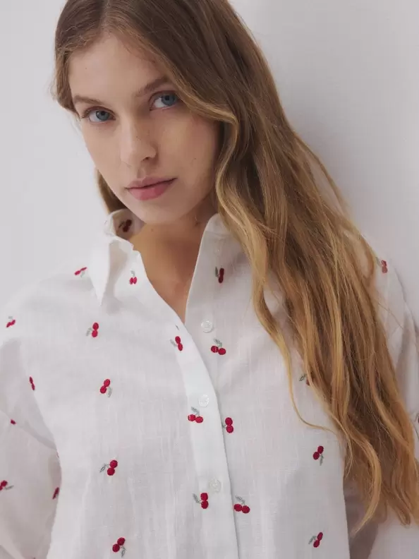 Ing díszes hímzéssel