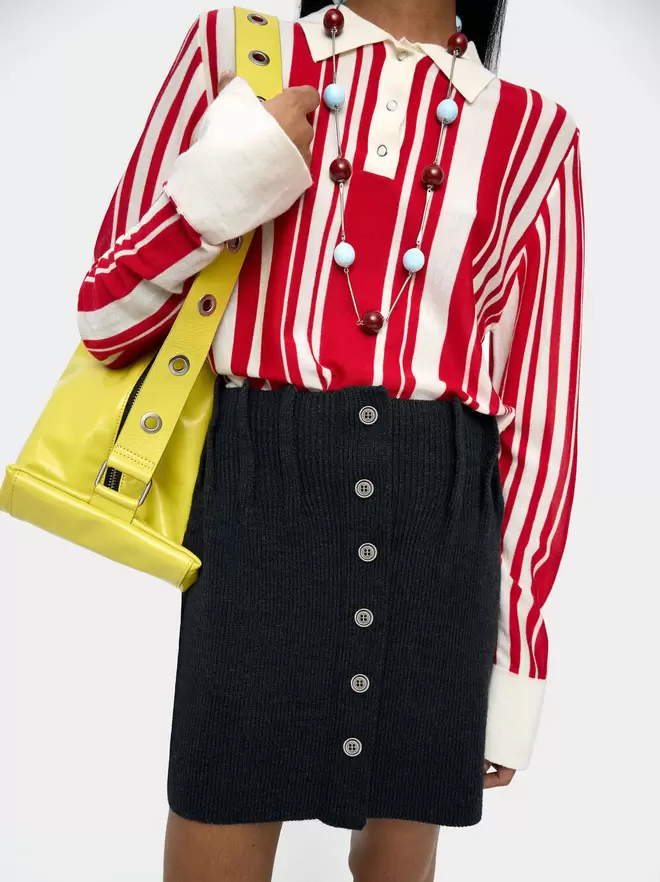 Long necklace with ceramic spheres