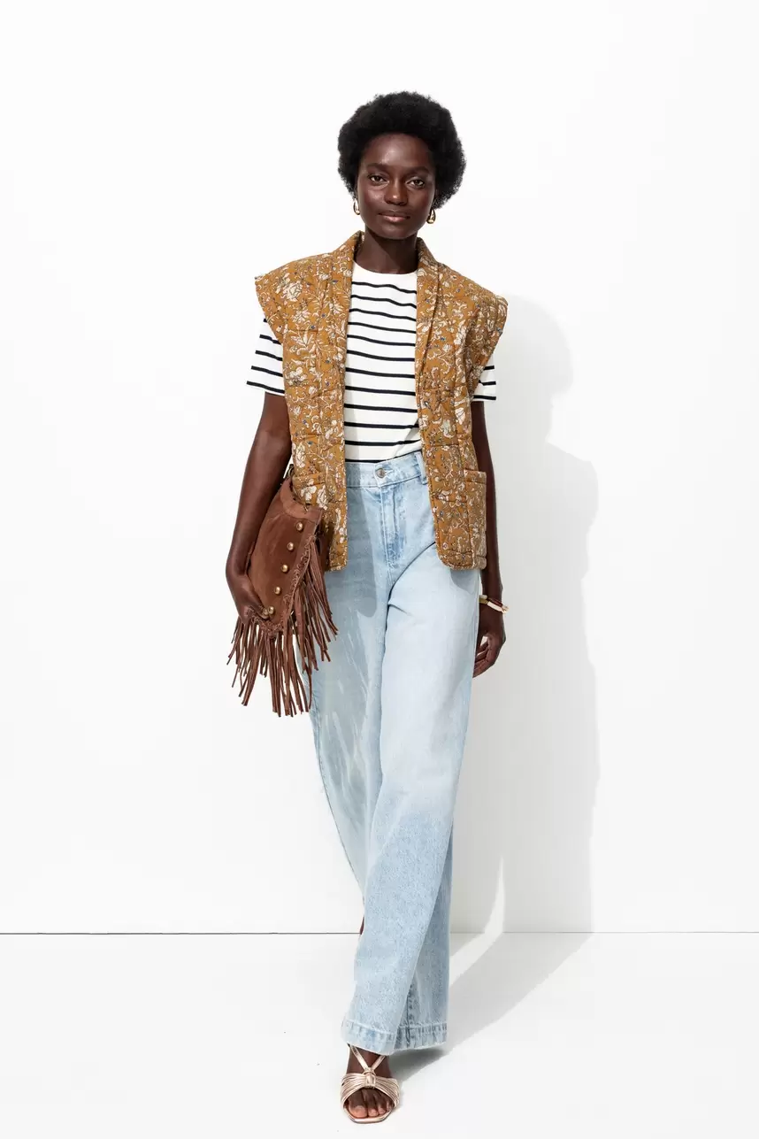 Sleeveless padded jacket