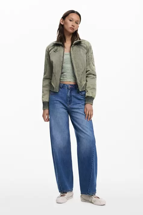 Short jacket with waistband