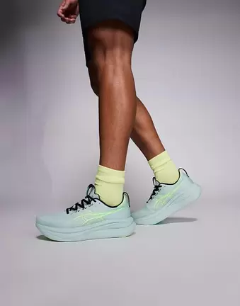 Asics Gel-Nimbus 28 trainers in grey and green