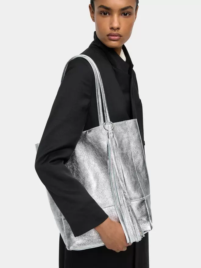 Metallic leather shoulder bag