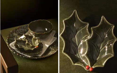 CHRISTMAS PORCELAIN DINNER SET