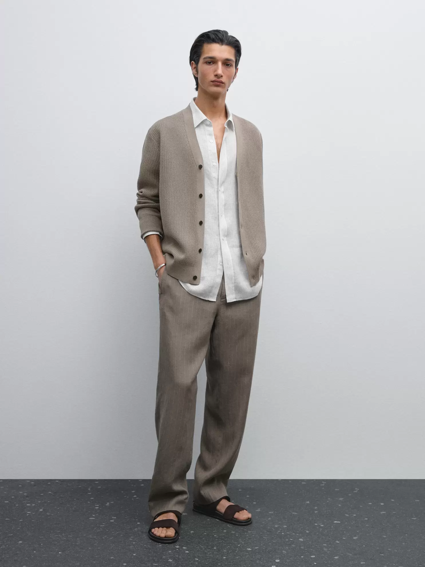 Cotton knit cardigan with buttons