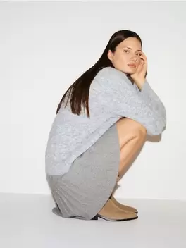 Viszkózkeverék szoknya 15 995 HUF