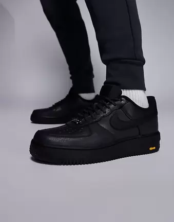 Nike Air Force 1 Gore-Tex Vibram in black
