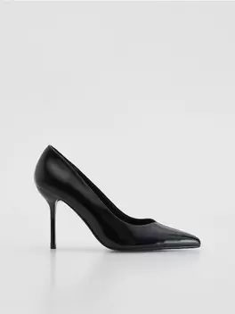 Körömcipő 13 595 HUF