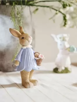 Húsvéti dekoráció nyúl formában kosárral