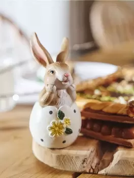 Álló húsvéti dekoráció nyuszi alakban